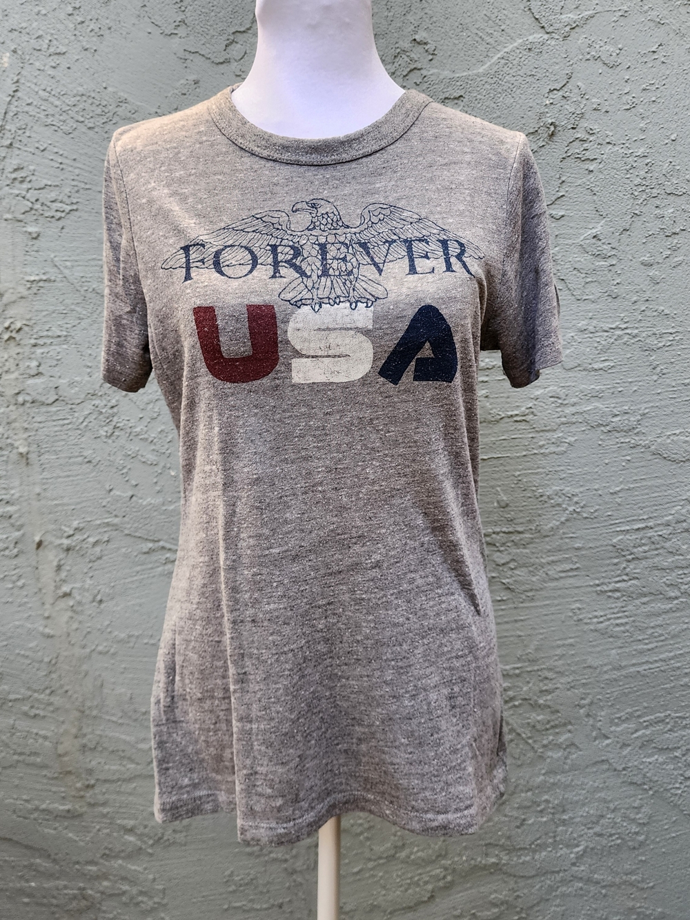 Chaser Forever USA Graphic T-Shirt Gray Short Sleeve Patriotic Tee Size L